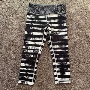 Lululemon wonder under cropped leggings